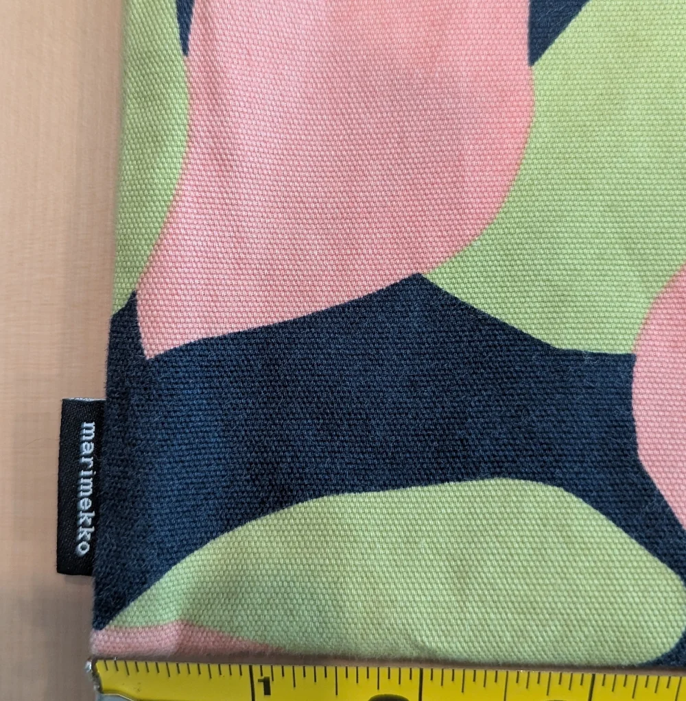 Marimekko KUKERO 100% Cotton Zip Pillow Cover 17"×17 1/2" floral green pink blac - Picture 4 of 9